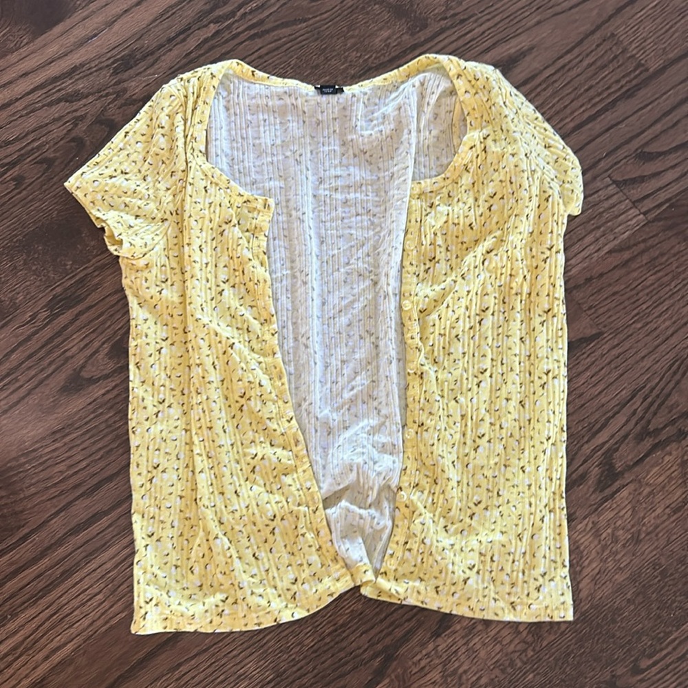 White floral button up t-shirt